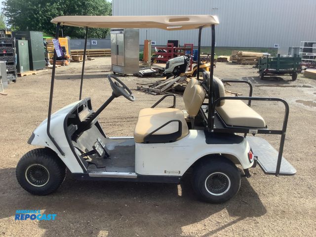 Lot 2-32722 - EZ-GO TexTron Golf Cart