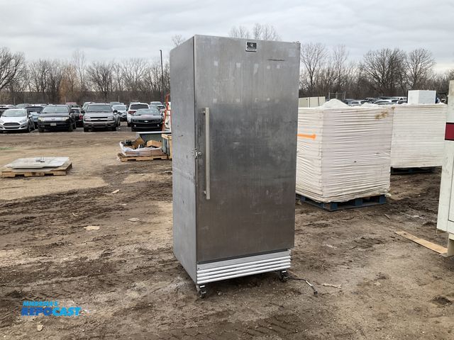 Lot 2-92092 - Kelvinator  KRS220RHY2 Commerical Refrigerator