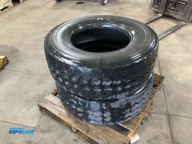 Lot 2-41128 - (2) Bridgestone M854 385/65R22.5 tires, used