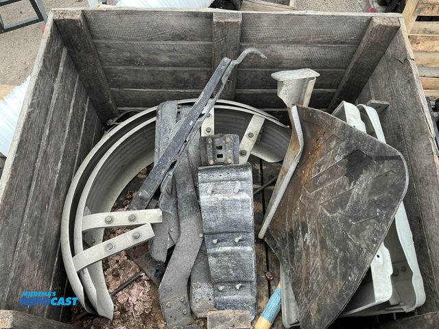 Lot 2-69645 - Lot of mudflats, fenders, and other parts