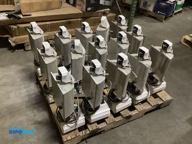 Lot 2-99957 - Skid lot of (15) Gavita horticulture 530-1200 watts 208-240VAC heavy duty industrial grow lights