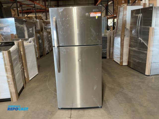 Lot 2-40476 - Scratch & Dent Frigidaire TAM20NSDDA Refrigerator/Freezer