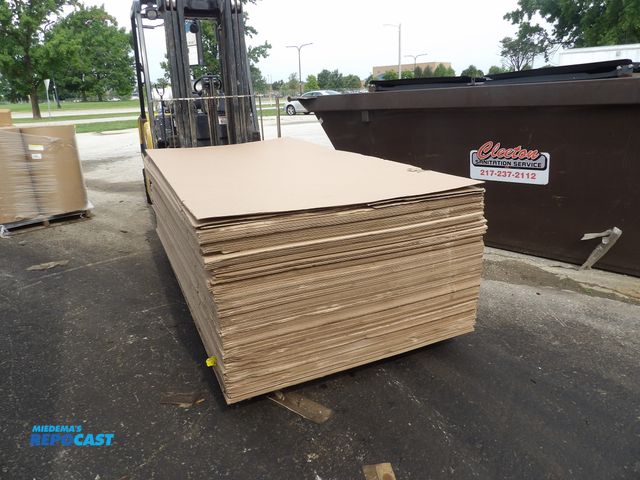 Lot 2-51010 - pallet load of 200 double wall corrugated kraft cardboard pads, 48" x 96" x 5/16"