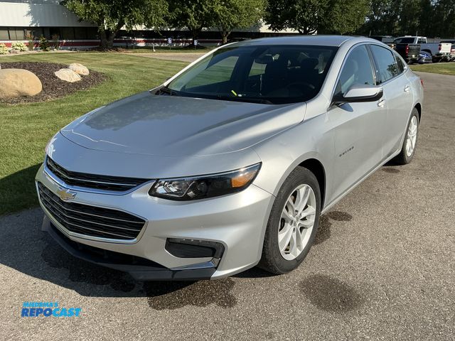 Lot 2-14766 - 2017 Chevrolet Malibu 1LT Sedan FWD