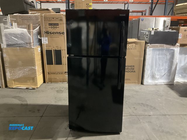 Lot 2-46774 - Scratch & Dent Frigidaire FFHT2022AB7 Refrigerator/Freezer