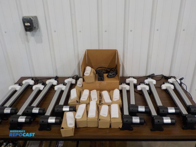 Lot 2-23645 - (16) new actuators, power cord chargers, switches