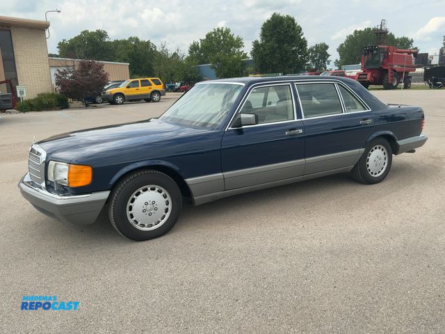 Lot 2-30172 - 1988 Mercedes-Benz 420 SEL Sedan RWD