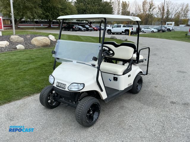 Lot 2-62409 - 2017 EZ GO Golf Cart