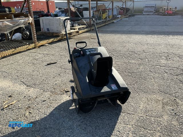 Lot 2-70611 - Yard Machines 31A-2M1A762 Single Stage