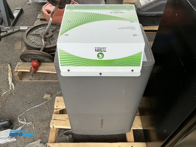 Lot 2-96578 - Helios 18 HGCZ02843-01 12-Light Controller with Dual Trigger Cords with 240V and a General Electric ...