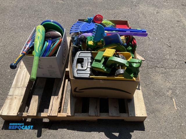Lot 2-99328 - Big Box of Sandbox, Beach, &amp; Snow Toys