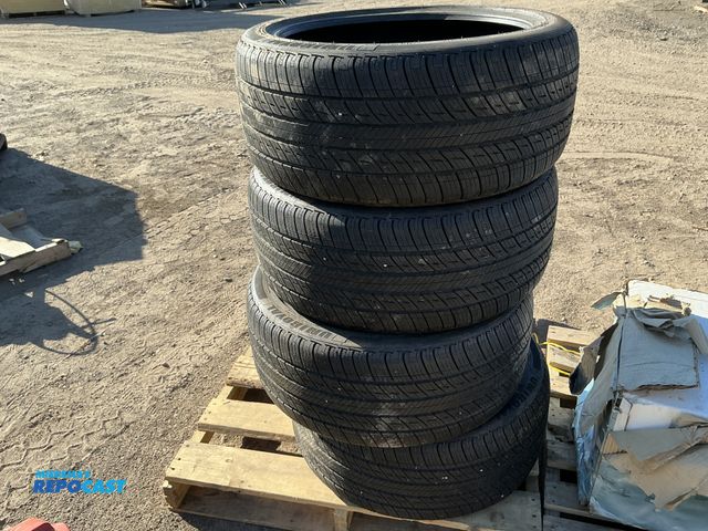 Lot 2-35714 - Tiger paw touring as set of 4 tires, 265/40/R21, 2024 date code, 90% tread