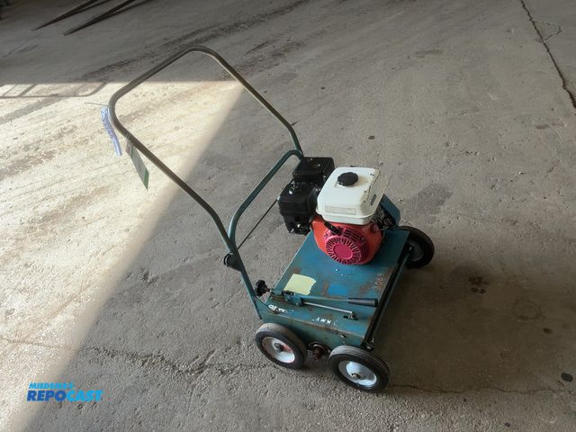 Lot 2-33745 - Bluebird Lawn Comber