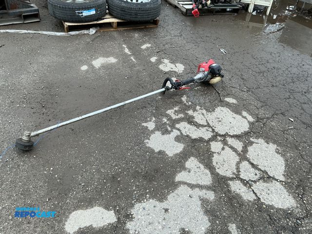 Lot 2-93537 - Maruyama  B27OL turbo weed whip.