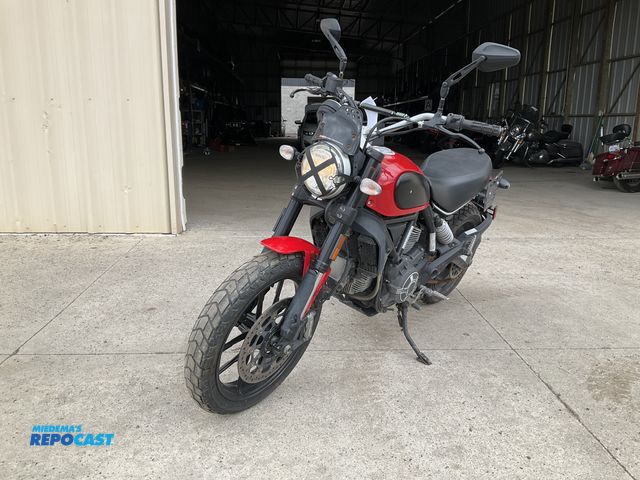 Lot 2-30528 - 2017 Ducati Scrambler Café Racer Motorcycle
