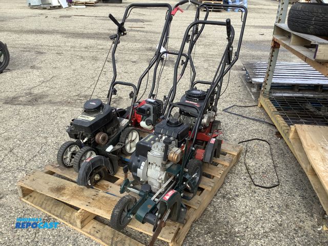 Lot 2-73177 - Skid lot of (4) edgers Troy-bilt 4 cycle TBE304, Bolens gas lawn edger model number 25B-550A76531817...