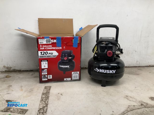 Lot 2-62979 - husky 120 psi 3 gallon air compressor 1/3Hp