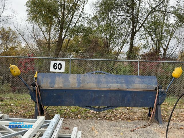 Lot 2-62932 - Chicago dreis and krump 10ft straight apron/leaf brake - heavy duty rated for 16-gauge mild steel