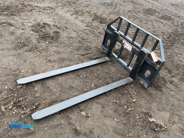 Lot 2-42371 - New JCT 60” Fork Skid Steer Attachment, Quick Attach Carriage with Two 60” Forks, Forks are 4” Wide