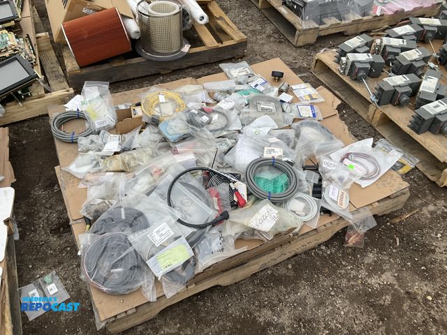 Lot 2-19365 - Large lot of various gauges, lines, hoses, and wires for electrical.