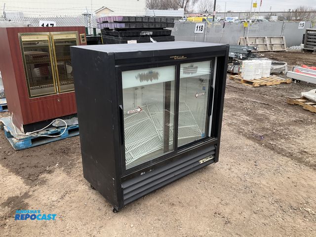 Lot 2-92091 - True  GDM-41C-48 Commerical Refrigerator 2 sliding doors includes shelf racking