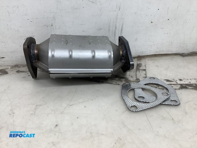 Lot 2-63332 - (1) catalytic converter for harmful vehicle exhaust gases stainless steel