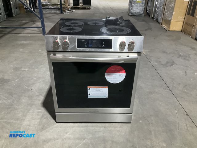 Lot 2-46424 - Scratch & Dent Electric Frigidaire GCFE3060BFE Range