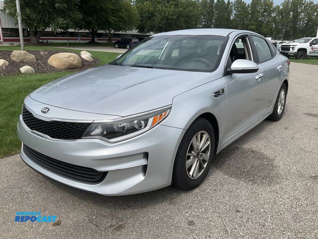 Lot 2-45048 - 2018 Kia Optima LX Sedan FWD