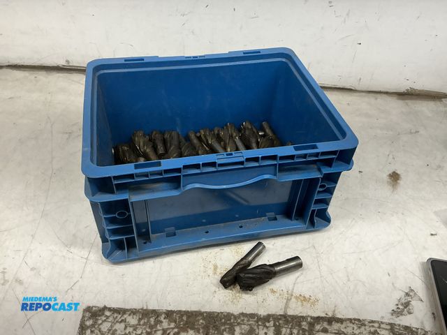 Lot 2-69027 - Bucket if various sized industrial milling cutters