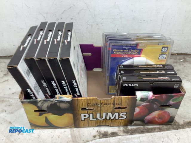 Lot 2-27072 - Lot of light equipment including (5) Philips universal home lights, (4) Lights of America circline r...