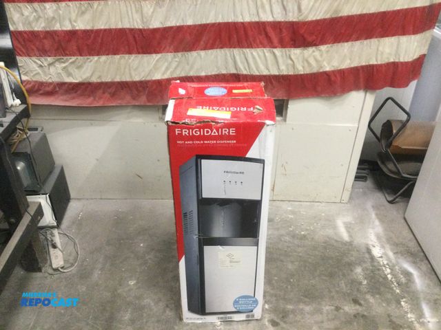 Lot 2-59557 - Scratch & Dent Frigidaire hot and cold water dispenser water dispenser  Frigidaire hot and cold wate...