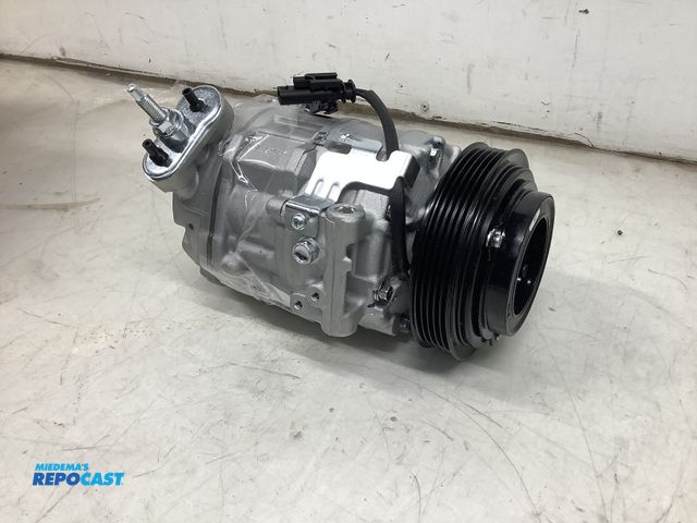 Lot 2-91033 - A/C Compressor with Clutch 2012 2013 2014 2015 for GMC Terrain for Chevrolet Equinox 2.4L AC Compres...