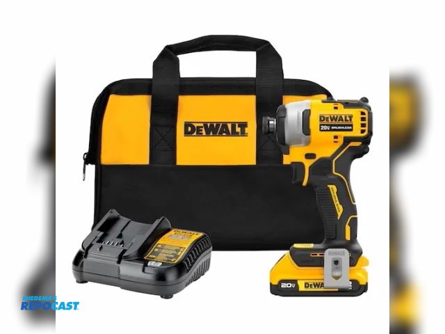 Lot 2-11456 - DeWalt DCF809D1 1/4” Impact Driver Kit w/ Driver, Battery, Charger, and Carry Bag