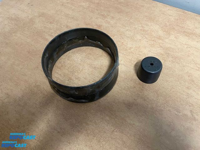 Lot 2-41908 - New Kent Moore Tools J-38742 Clutch Piston Seal Protector 4L80E, also includes J-21362 Inner Clutch