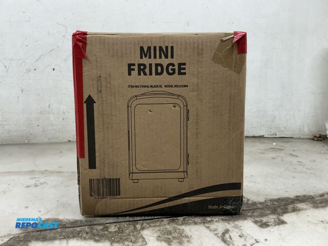 Lot 2-91173 - Intertek Electatic Mini Fridge - model#: LY1904