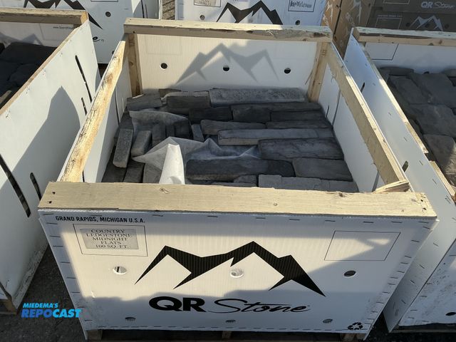 Lot 2-73304 - Country Ledgestone Midnight Flats