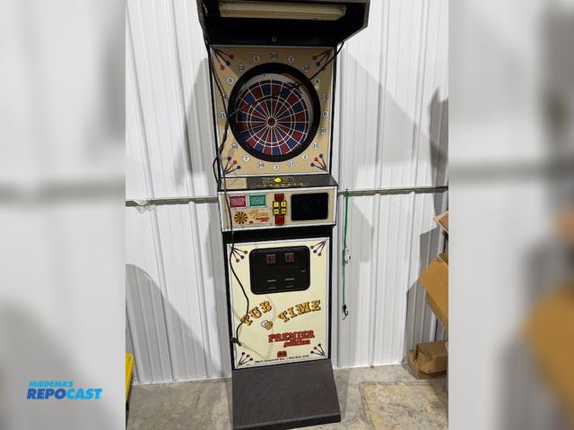 Lot 2-96745 - Merit Industries F12-410 Pub Time Dart Board Arcade Game
