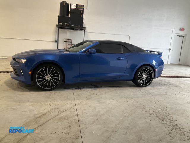 Lot 2-31034 - 2017 Chevrolet Camaro LT Convertible Coupe RWD