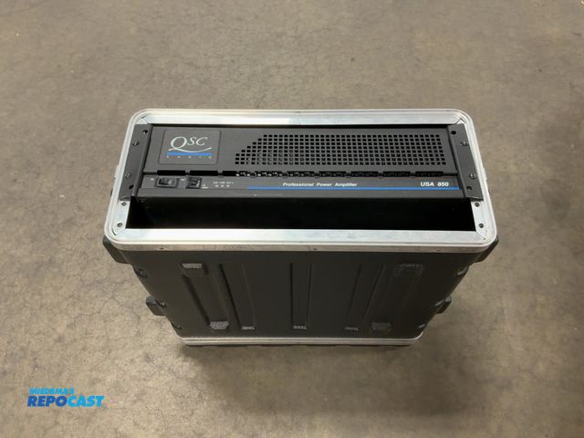 Lot 2-67785 - QSC professional amplifier in road case model USA850