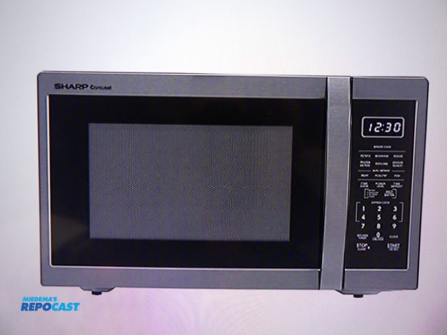 Lot 2-58315 - New in Box Sharp Microwave Oven 1.4 cu ft oven capacity 1100 W cooking Wilt, countertop, II Power 12...