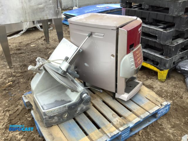 Lot 2-92081 - Nescafé coffee machine