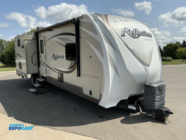 Lot 2-44029 - 2015 Grand Design Reflection 308BHTS Camper Travel Trailer
