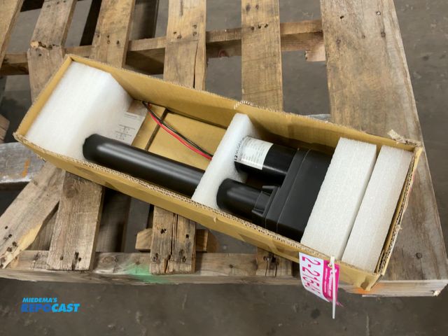 Lot 2-21548 - New Glideforce Industrial Duty Linear Actuator, Part No LACT12-500A, 12 Volt, 12.05" Stroke, 20:1 Ge...
