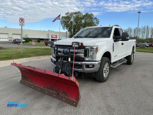 Lot 2-39609 - 2019 Ford F250 XLT Extended Cab Long Box Pickup Truck 4x4