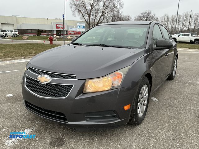 Lot 2-65423 - 2011 Chevrolet Cruze LS Sedan FWD