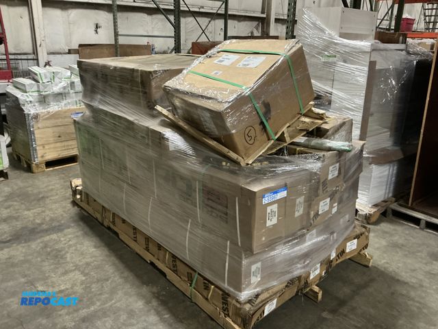 Lot 2-93967 - Skid lot of various Westin car parts, such as nerf bars and grill guards