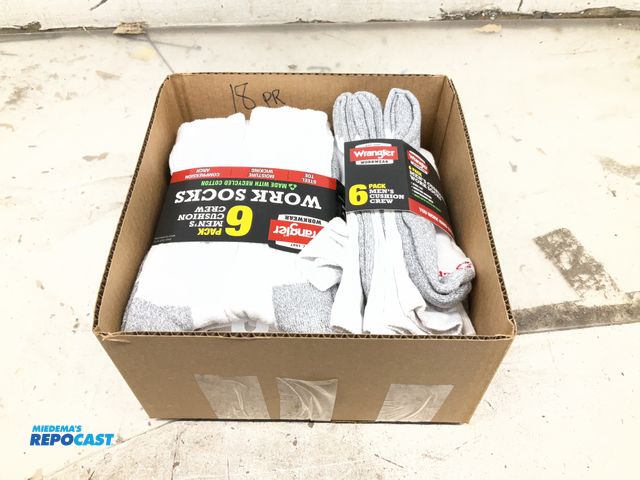 Lot 2-33968 - 18 pr wrangler work socks for steel toe men's shoe size 6-12