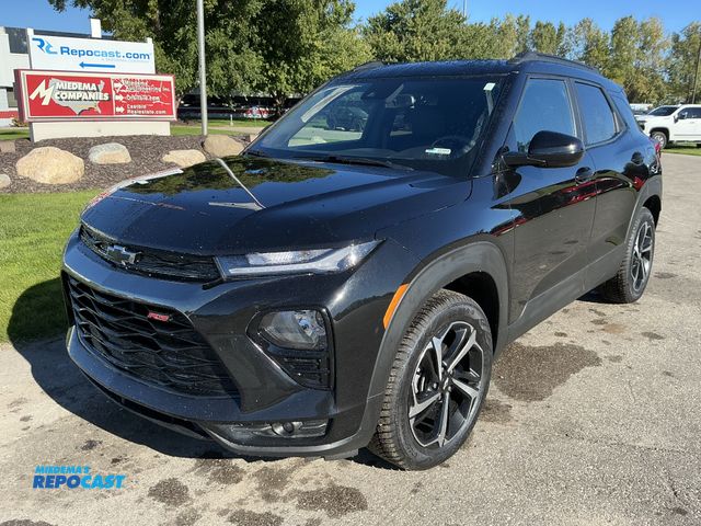 Lot 2-41077 - 2023 Chevrolet Trailblazer RS SUV AWD