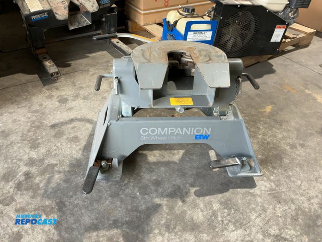 Lot 2-53607 - BW Companion 5th Wheel Hitch(DOBSON)