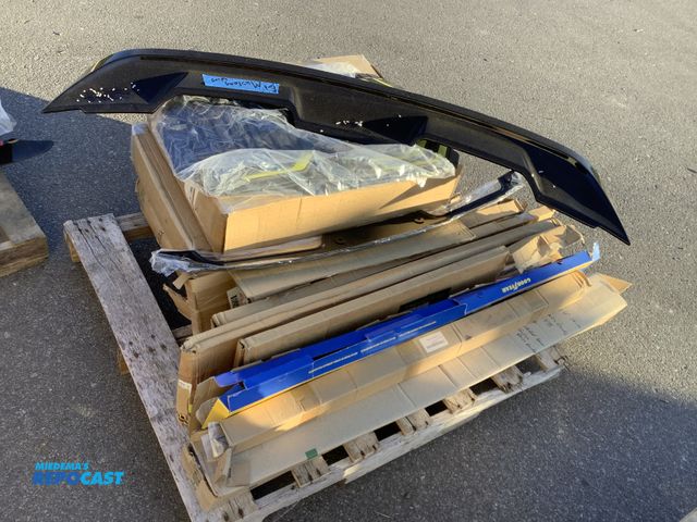 Lot 2-76336 - Skid lot of miscellaneous vehicle parts and accessories including: Mazda cx-5 floor mats, pic auto u...